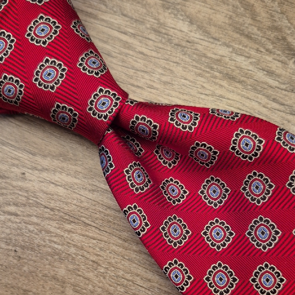JOS A BANK Metallic Red Silver Abstract Floral Pattern Mens Silk Tie NEW